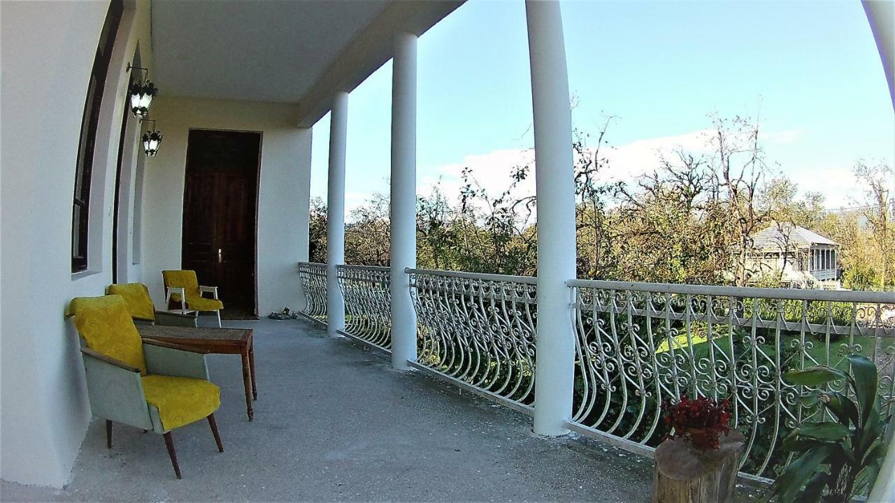 Surmava Palace Martvili Extérieur photo